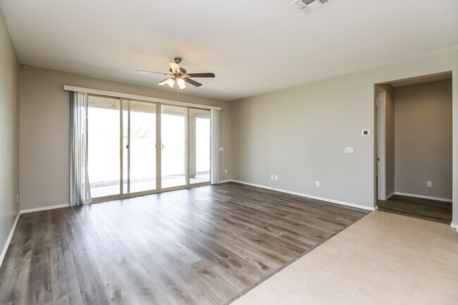 Building Photo - 4404 W Federal Way