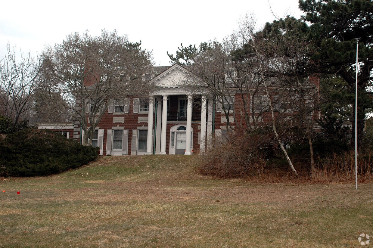 30 Eastern Point Blvd, Gloucester, MA 01930 Apartments in Gloucester