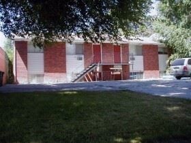 Primary Photo - 2 br, 1 bath Apartment - 126 W 400 S