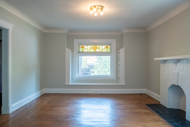 Building Photo - Beautiful Home in Cincinnati