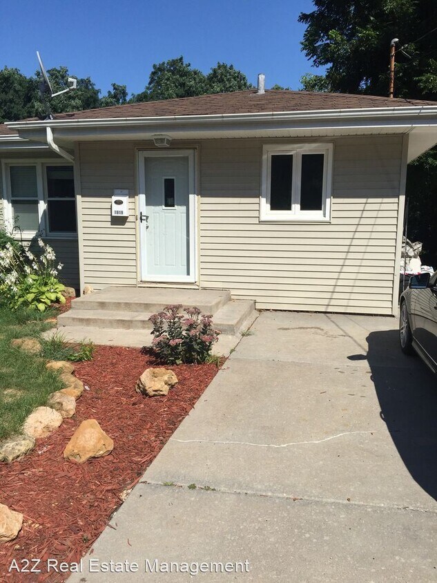 3 br, 1 bath House 1919 Carey Avenue House for Rent in Davenport