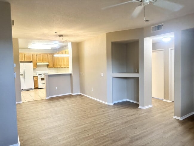 Building Photo - 1710 Paseo Aurora