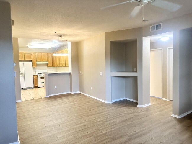 Foto del edificio - 1710 Paseo Aurora