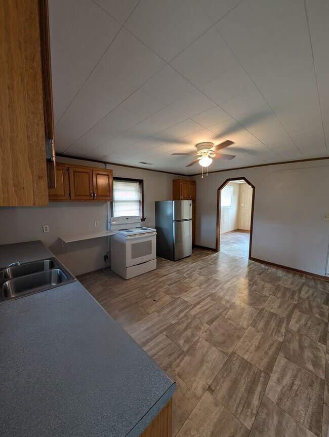 Foto del edificio - 1542 Burning Bush Rd