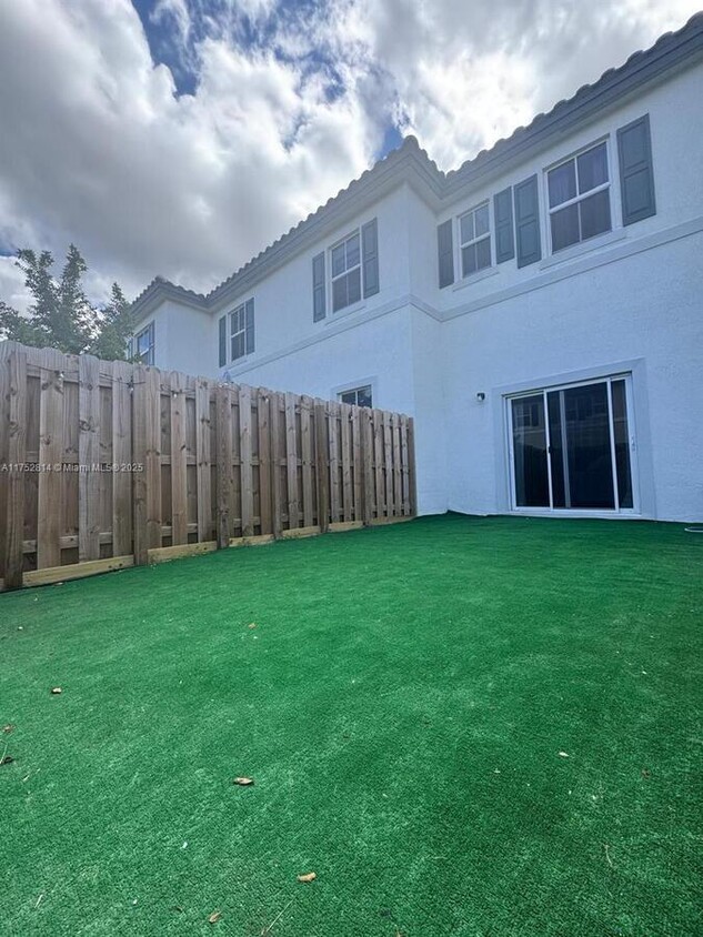 Foto principal - 11835 NW 46th St