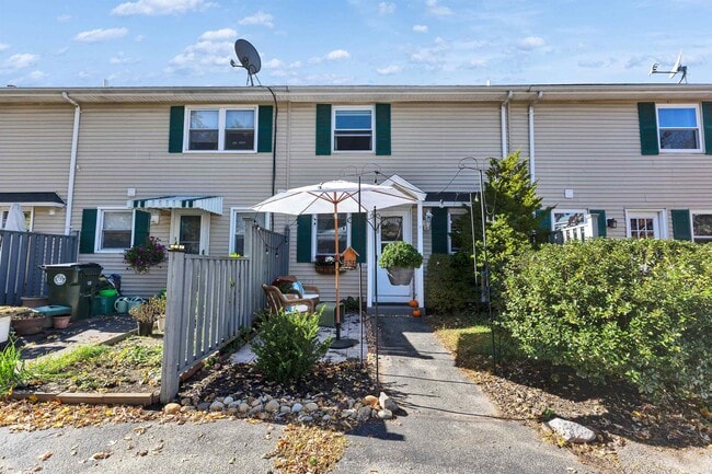Building Photo - 147 Beech St