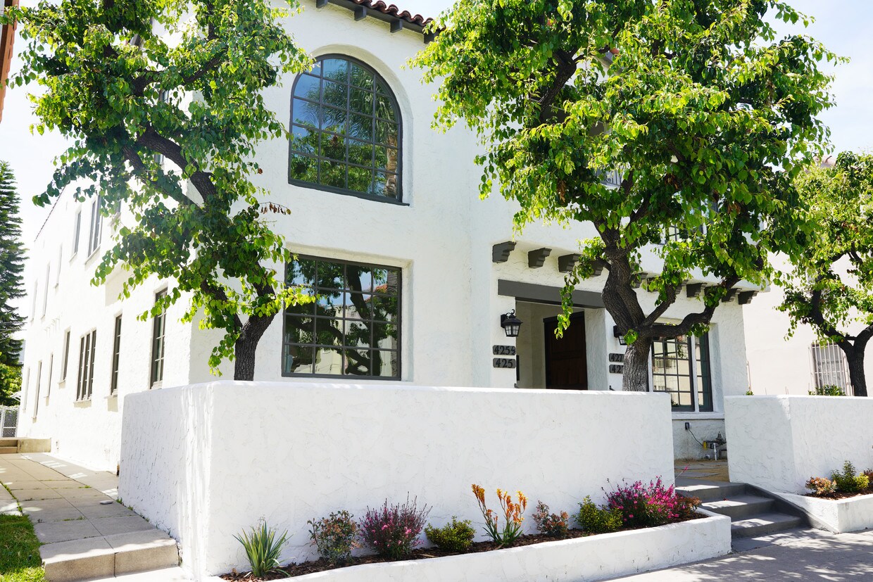 Foto principal - 425 N Stanley Ave