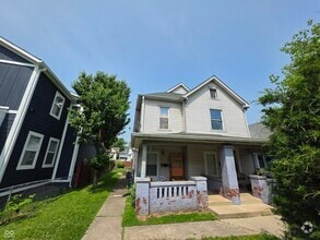 Building Photo - 2310 N Kenwood Ave