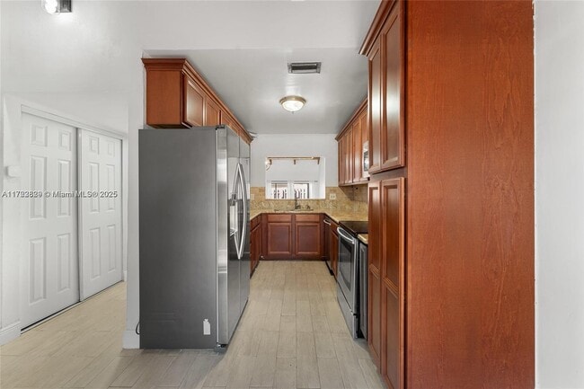 Building Photo - 8045 SW 21st Ct