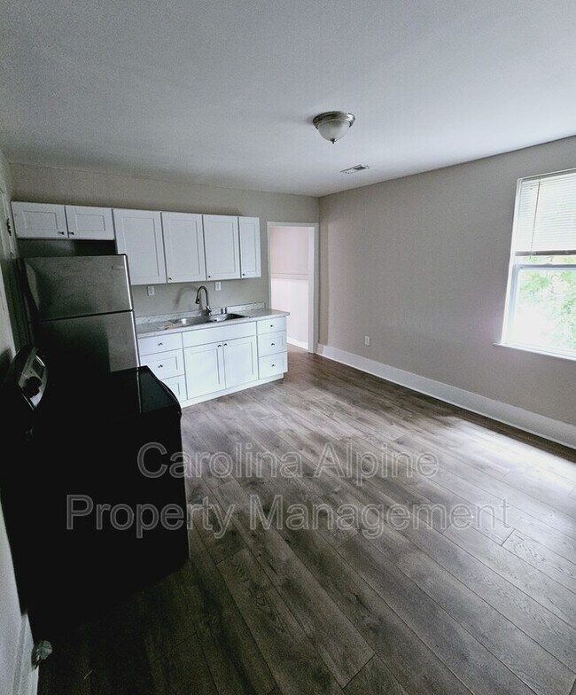 907 W 5th Ave Unit 5, Gastonia, NC 28052 Condo for Rent in Gastonia