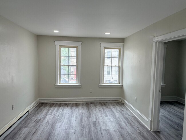 Foto del edificio - 1020 W Market St
