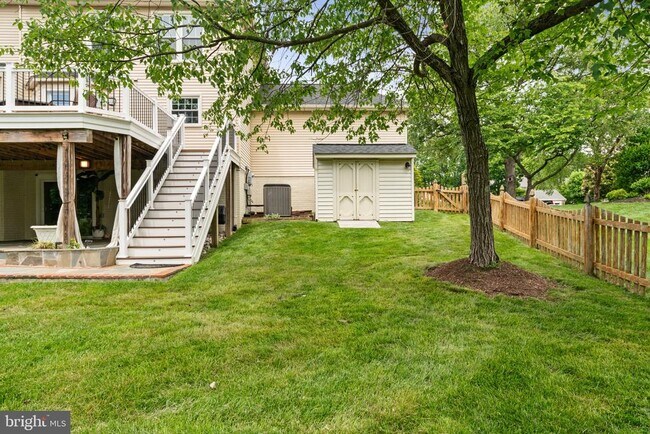 Foto del edificio - 8527 Silverview Dr
