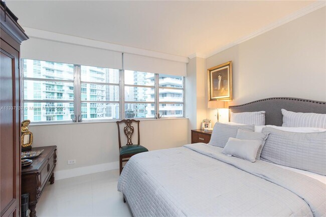 Building Photo - 1408 Brickell Bay Dr
