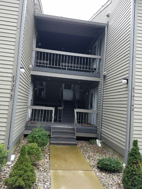 Building Entrance - 39 Sam Bonnell Dr