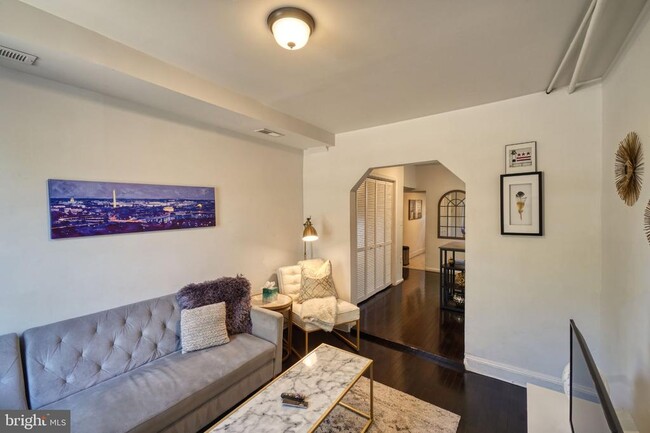 Foto del edificio - 935 8th St NE