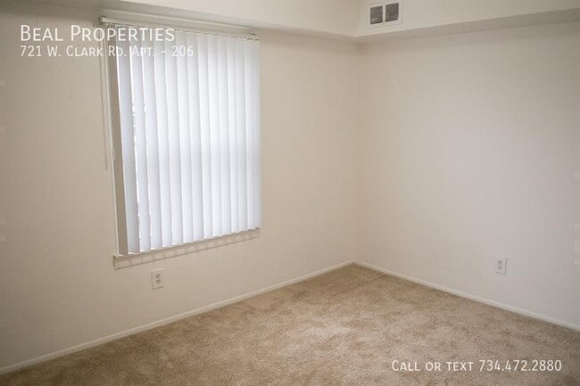 Building Photo - 721 W Clark Rd