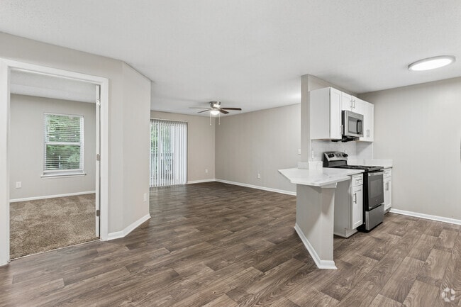 Sycamore 4BR, 2BA - 1,386SF - Kitchen/Dining Room - The Greens at Braelinn