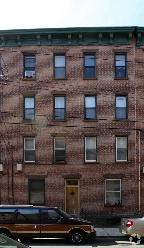Building Photo - 253 6th St