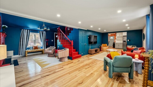 Foto del edificio - 223 Paxinos Dr