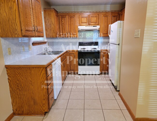 Building Photo - 107 S Baridon Unit A