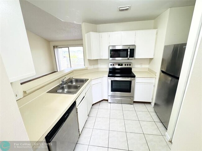 Building Photo - 3405 NW 44th St