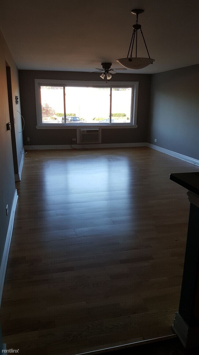 Foto del edificio - 2 br, 1 bath Condo - 1328 Webford Ave