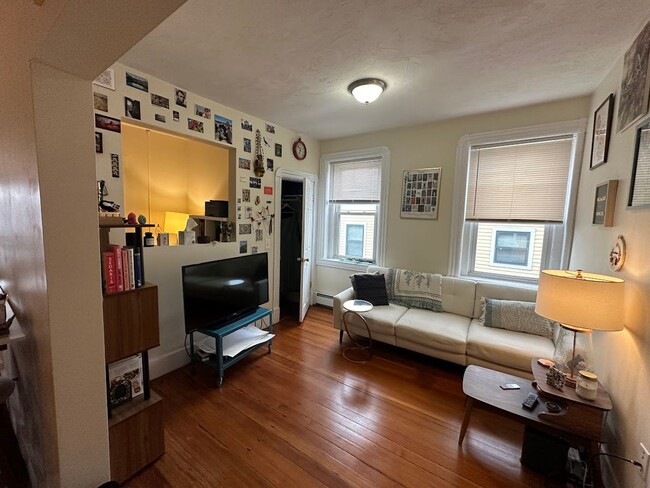 Photo - Don't miss out on this amazing deal! House