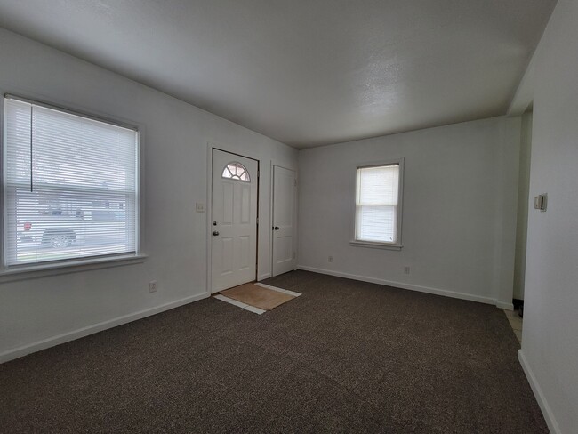 Foto del edificio - 3806 Johnson Ave