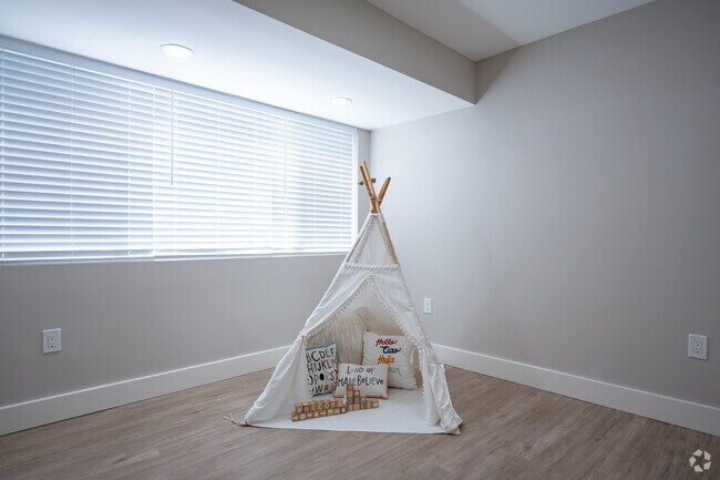 1HAB, 1BA - 590 ft² - Crossbrook Apartments