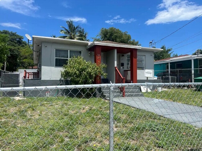 Foto del edificio - 261 NW 34th St