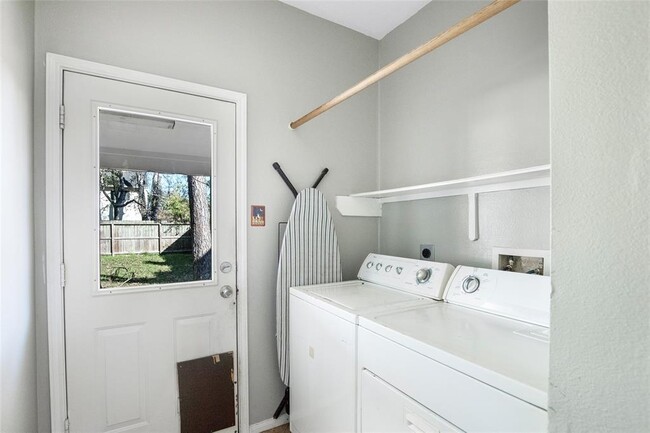 Building Photo - 2923 Quail Run Dr