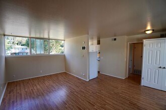 Building Photo - 1 Arkwright Ct