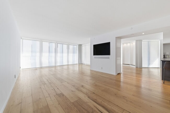 Photo - 529 S Flagler Dr Apartment