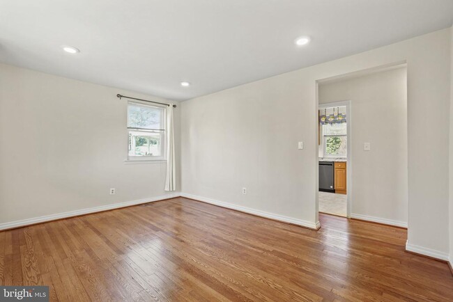 Building Photo - 2941 Summerfield Rd