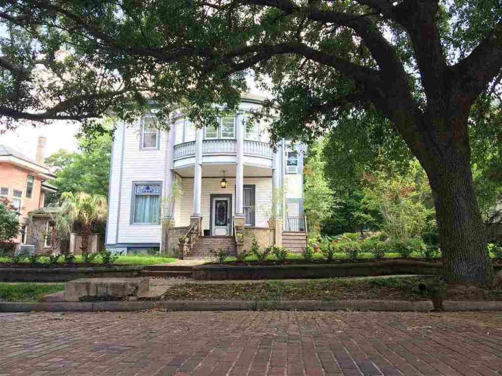 Primary Photo - 218 W De Soto St