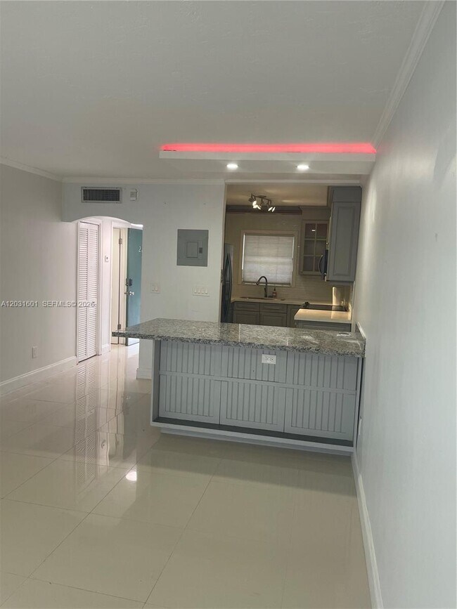 Foto del edificio - 7505 SW 82nd St