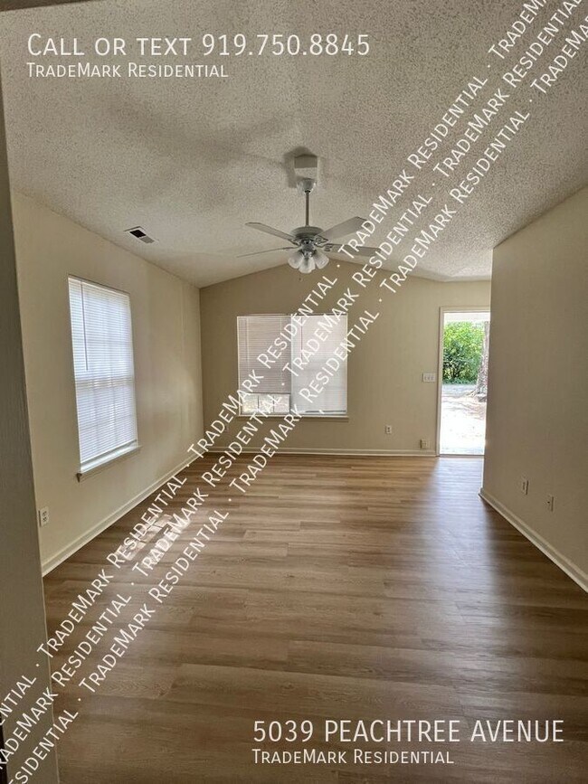 Foto del edificio - 5039 Peachtree Ave