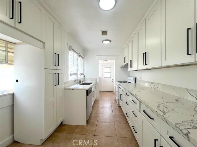 Foto del edificio - 1554 E Woodbury Rd