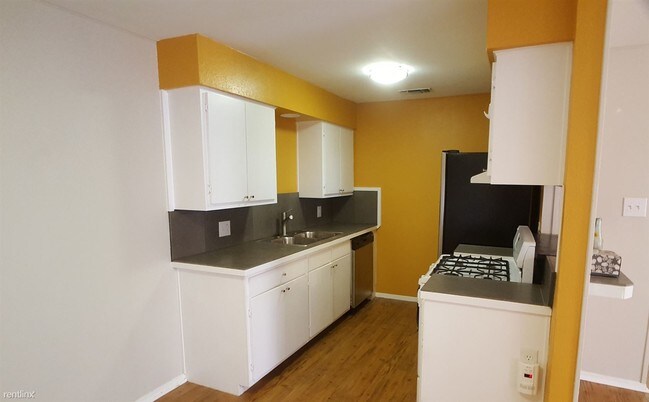 Building Photo - 508 E 38th St