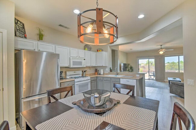 Building Photo - 15033 W Home Run Dr