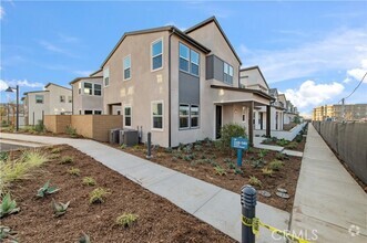 Building Photo - 548 Mulligan
