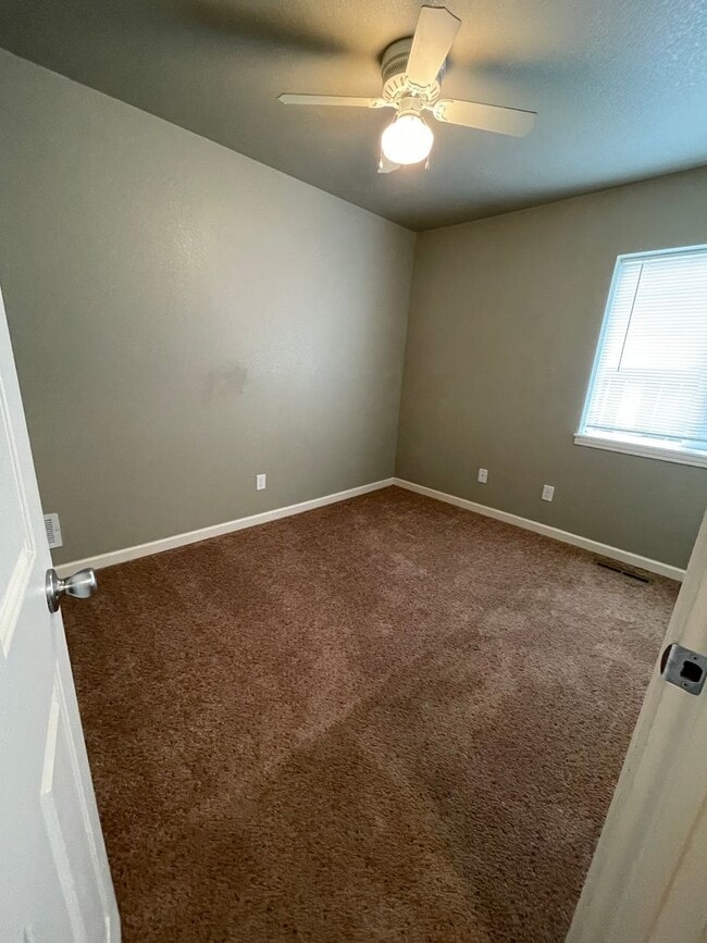 Building Photo - Two Bedroom Home Near Old Town and Lee Martinez Park