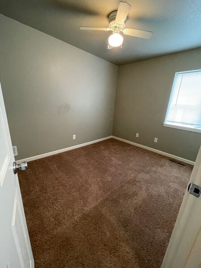 Foto del edificio - Two Bedroom Home Near Old Town and Lee Martinez Park