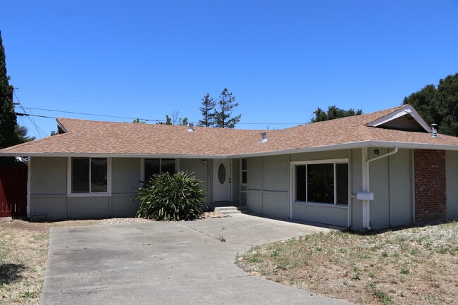 Building Photo - 335 Rollingwood Dr