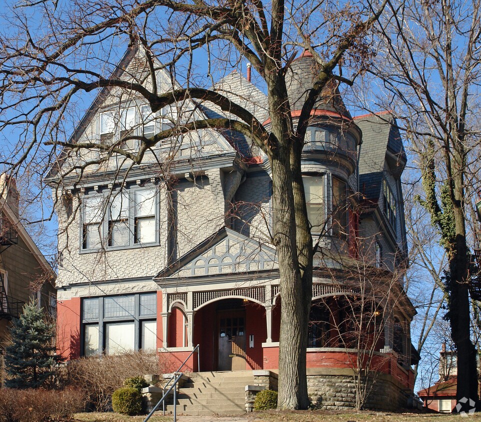 Building Photo - 2347 Park Ave