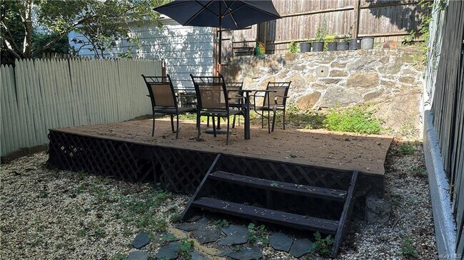 Foto del edificio - 3807 Greystone Ave