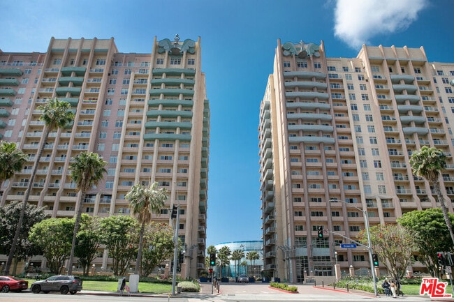 Building Photo - 488 E Ocean Blvd