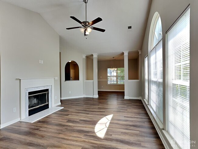 Foto del edificio - 11800 Mourning Dove Ln