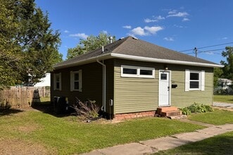 Building Photo - 807 N Logan St