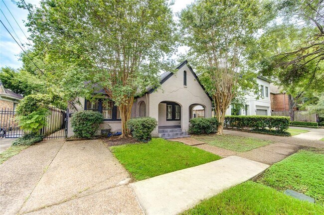 Building Photo - 2417 Elmen St